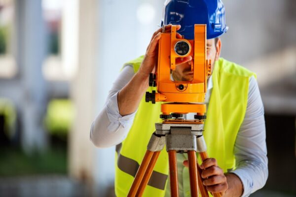 Quantity Surveyor Diploma Discover Training   Fpdl.in Picture Male Construction Engineer Working Building Site 522218 70 Large 600x400 